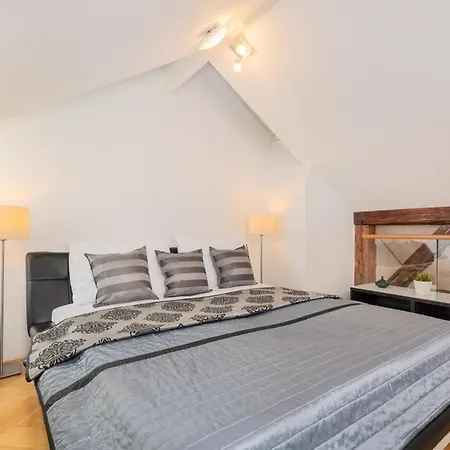 Old Town Square Premium Apart Otel 4*