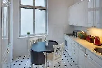 Lägenhetshotell Old Town Square Premium 4*