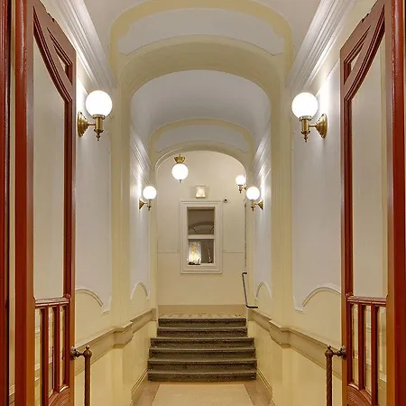 Old Town Square Premium Residence Aparthotel 4*