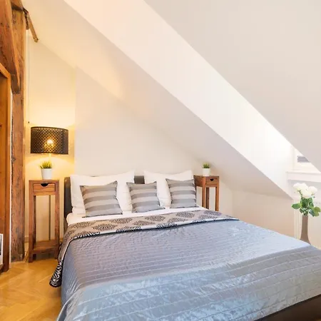 Old Town Square Premium Aparthotel 4*