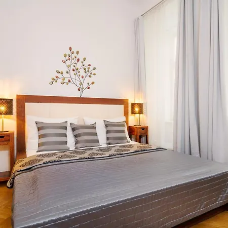Old Town Square Premium Apart-hotel