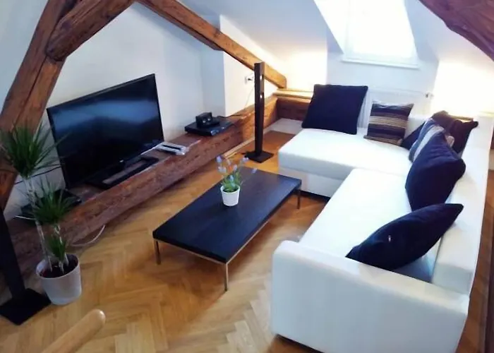 Old Town Square Premium Appart hôtel 4*