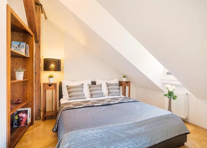 Old Town Square Premium Appart hôtel 4*