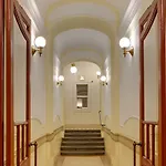 Old Town Square Premium Lejlighedshotel 4*